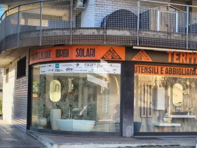 Negozio in vendita a Civitavecchia