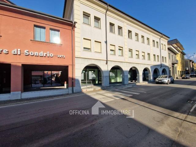 Negozio in vendita a Colico