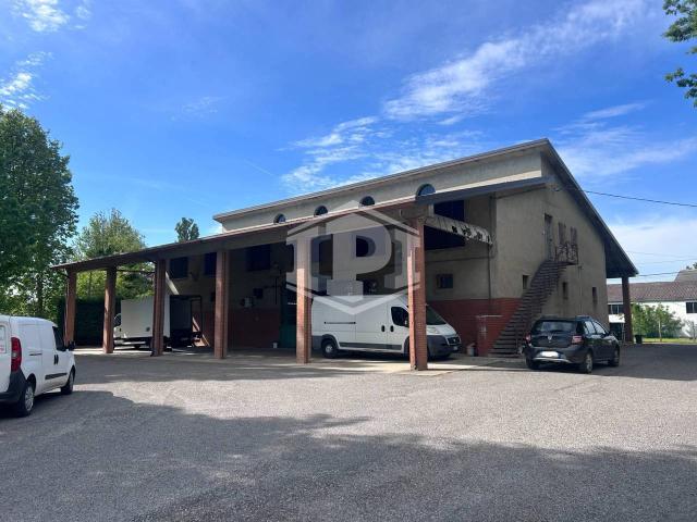 Negozio in vendita a Copparo