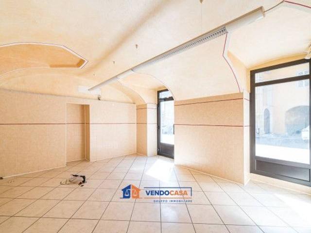 Negozio in vendita a Costigliole Saluzzo