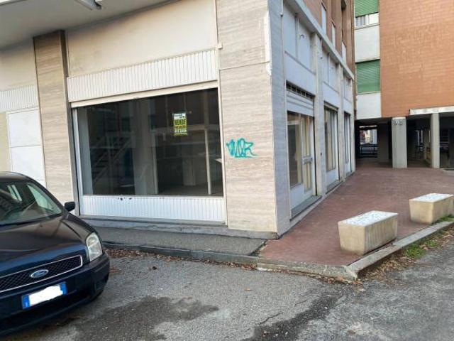 Negozio in vendita a Cossato