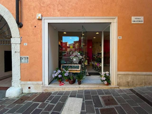 Negozio in vendita a Desenzano Del Garda