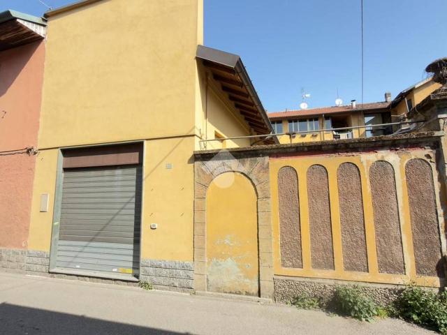 Negozio in vendita a Desio