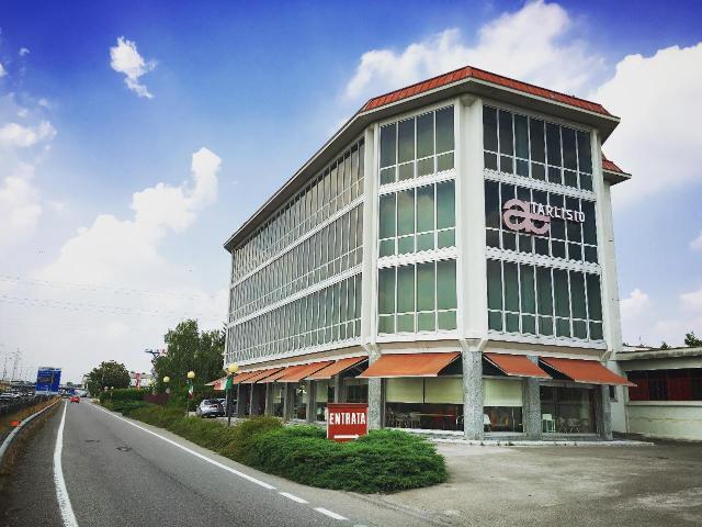 Negozio in vendita a Desio