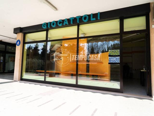 Negozio in vendita a Fano