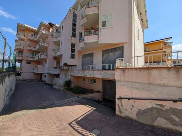 Negozio in vendita a Falcone