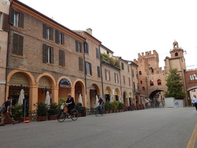 negozio in vendita a Ferrara, Centro storico