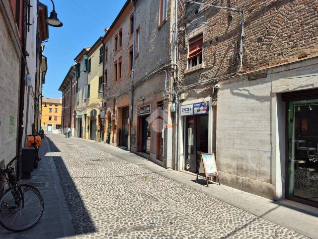Negozio in vendita a Ferrara
