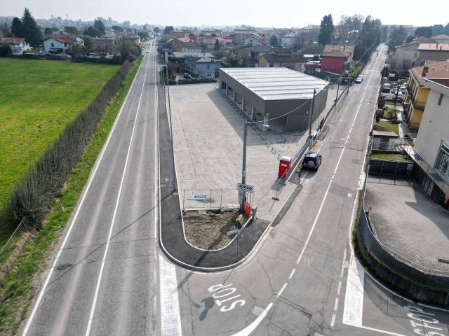 Negozio in vendita a Fino Mornasco