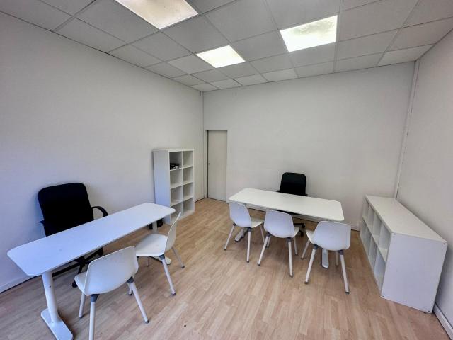 NEGOZIO in VENDITA a FIRENZE ISOLOTTO / TALENTI