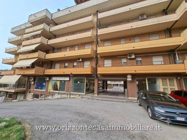 Negozio in vendita a Folignano