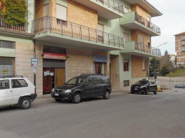 Negozio in vendita a Folignano