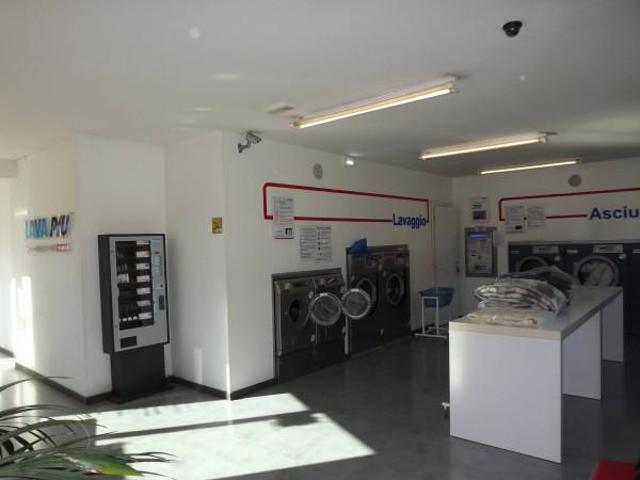 Negozio in vendita a Foligno