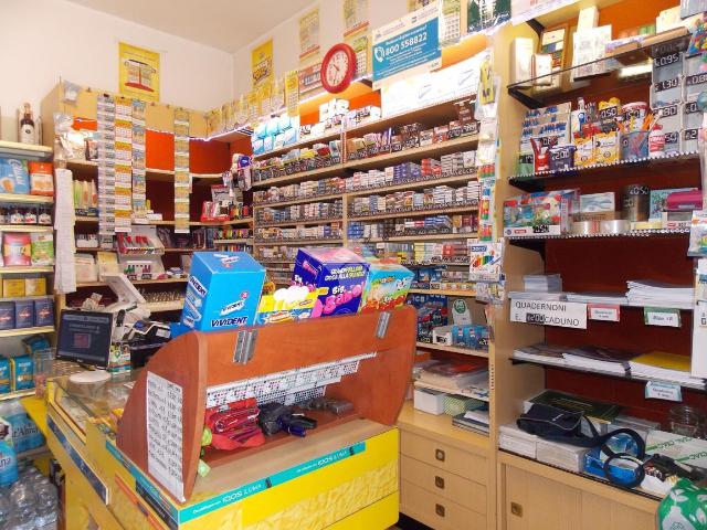 Negozio in vendita a Foligno