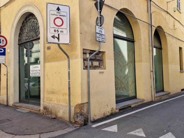 Negozio in vendita a Forli'