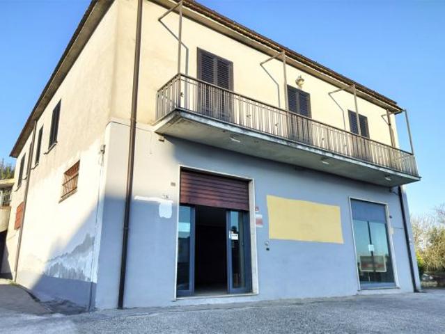 Negozio in vendita a Frosinone