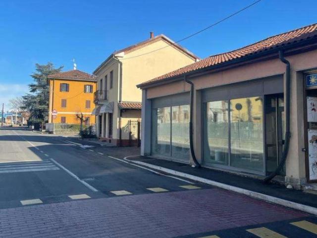 Negozio in vendita a Gazzada Schianno