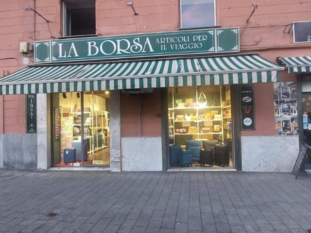 Negozio in vendita a Genova