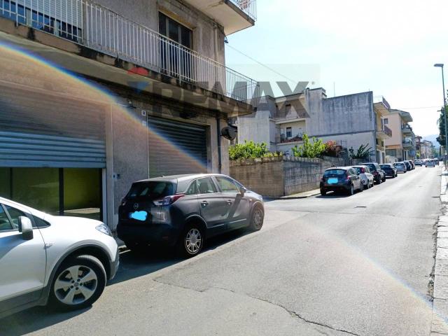 Negozio in vendita a Giarre