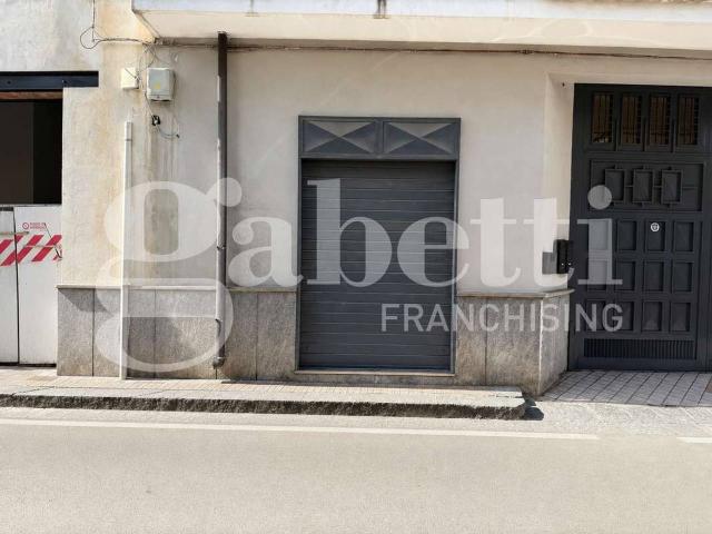 Negozio in vendita a Giugliano In Campania