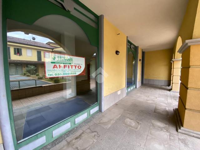 Negozio in vendita a Gorlago