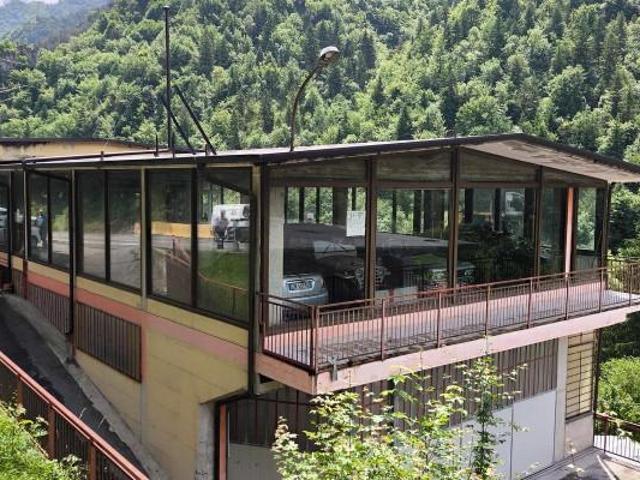 Negozio in vendita a Gorno