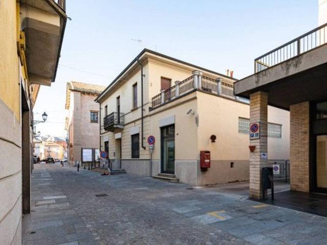 Negozio in vendita a Gozzano