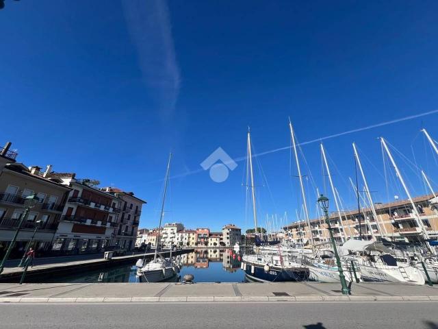 Negozio in vendita a Grado