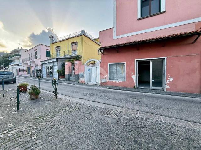 Negozio in vendita a Ischia