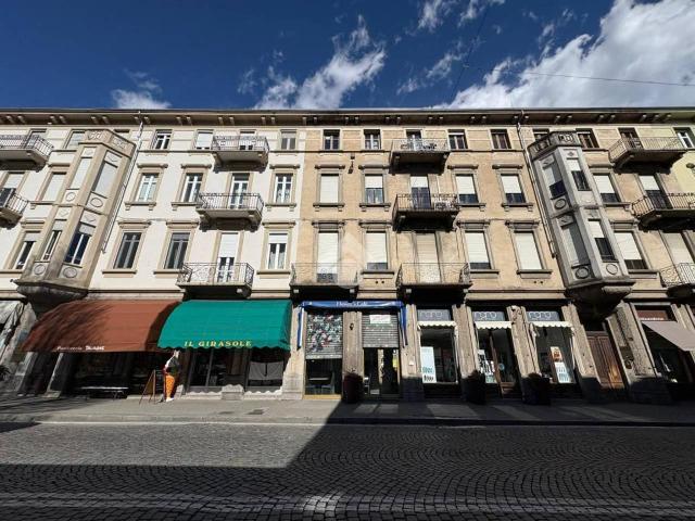 Negozio in vendita a Ivrea