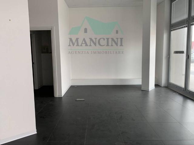 Negozio in vendita a Jesi