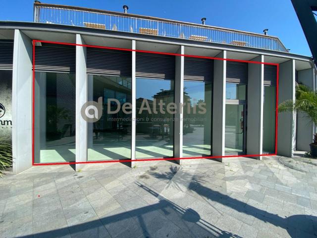 Negozio in vendita a Jesolo