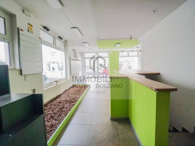 Negozio in vendita a Laives