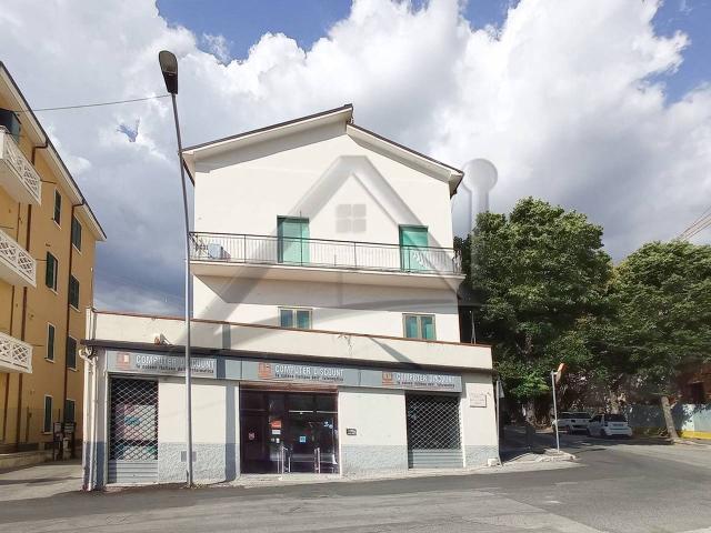 Negozio in vendita a L'Aquila