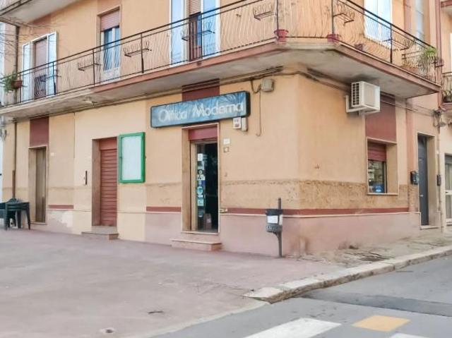 Negozio in vendita a Latiano