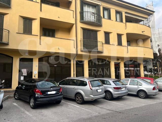 Negozio in vendita a Lecco