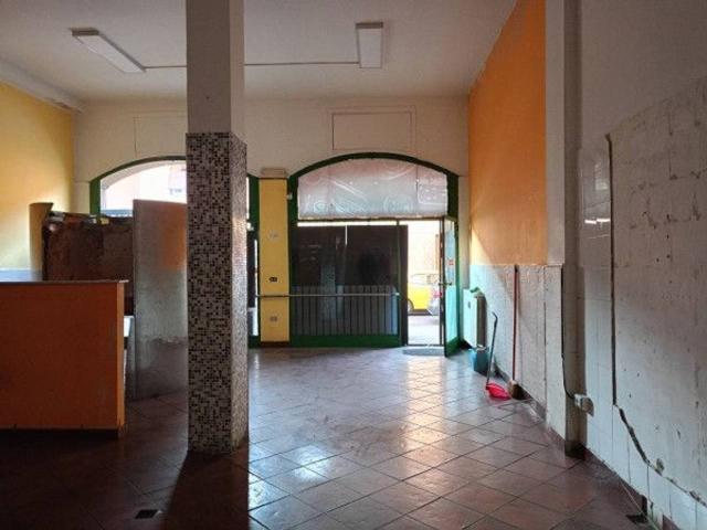 Negozio in vendita a Legnano