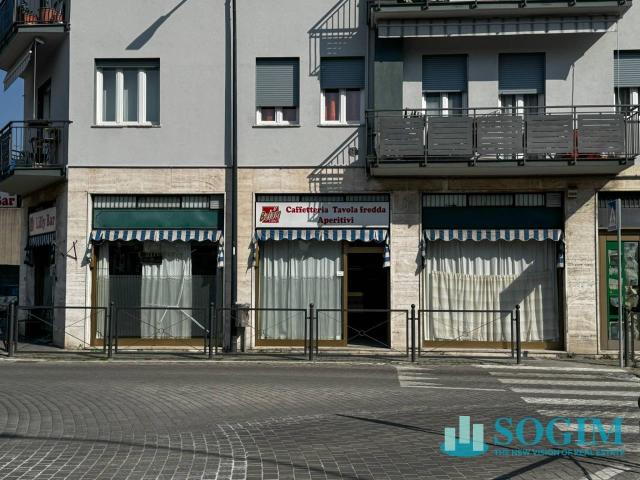 Negozio in vendita a Limbiate