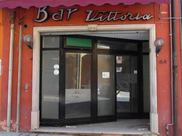 Negozio in vendita a Lioni