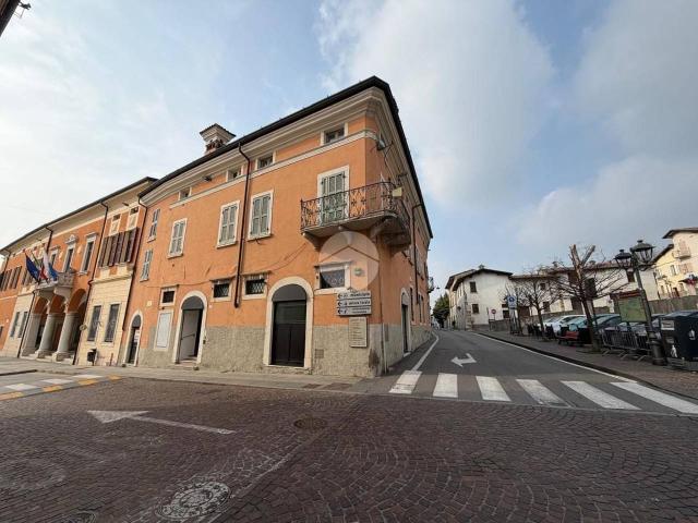 Negozio in vendita a Lonato
