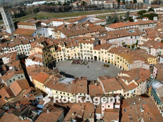 Negozio in vendita a Lucca