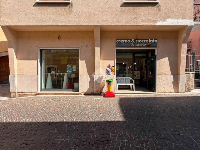 Negozio in vendita a Manerba Del Garda