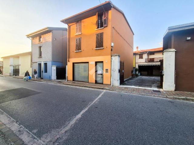 Negozio in vendita a Manerbio