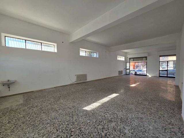 Negozio in vendita a Macerata