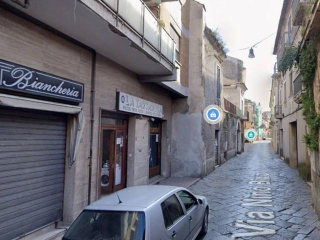 Negozio in vendita a Maddaloni