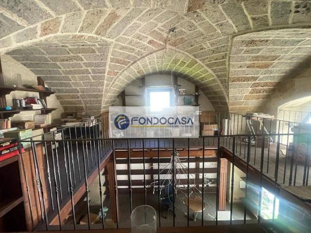 Negozio in vendita a Maglie