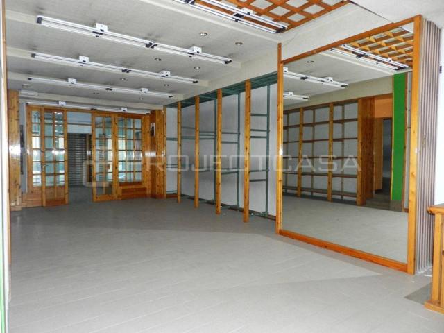 Negozio in vendita a Maglie