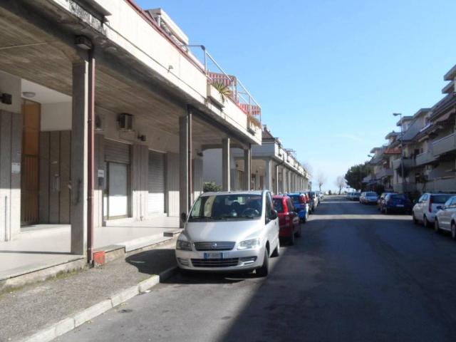 Negozio in vendita a Martinsicuro