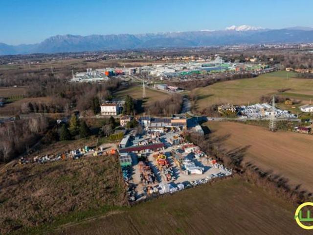 Negozio in vendita a Martignacco
