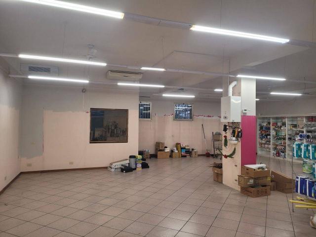 Negozio in vendita a Maranello